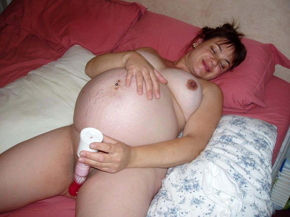 Pregnant women nude pussy